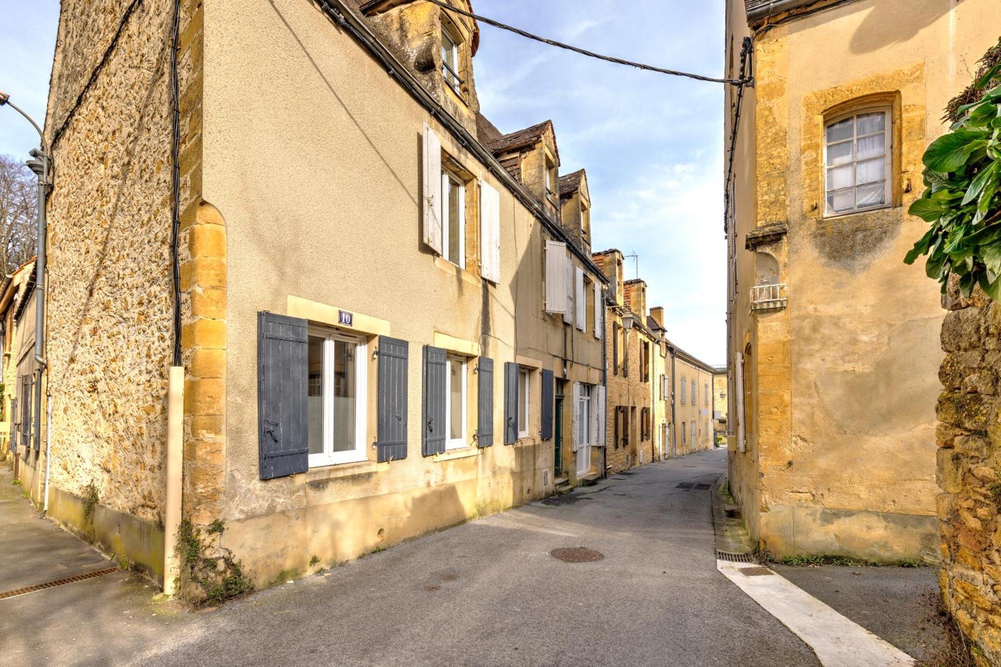 3 Pieces, Climatise, Calme, 100M Du Centre, Parking, "Lyriade" 萨尔拉拉卡内达 外观 照片